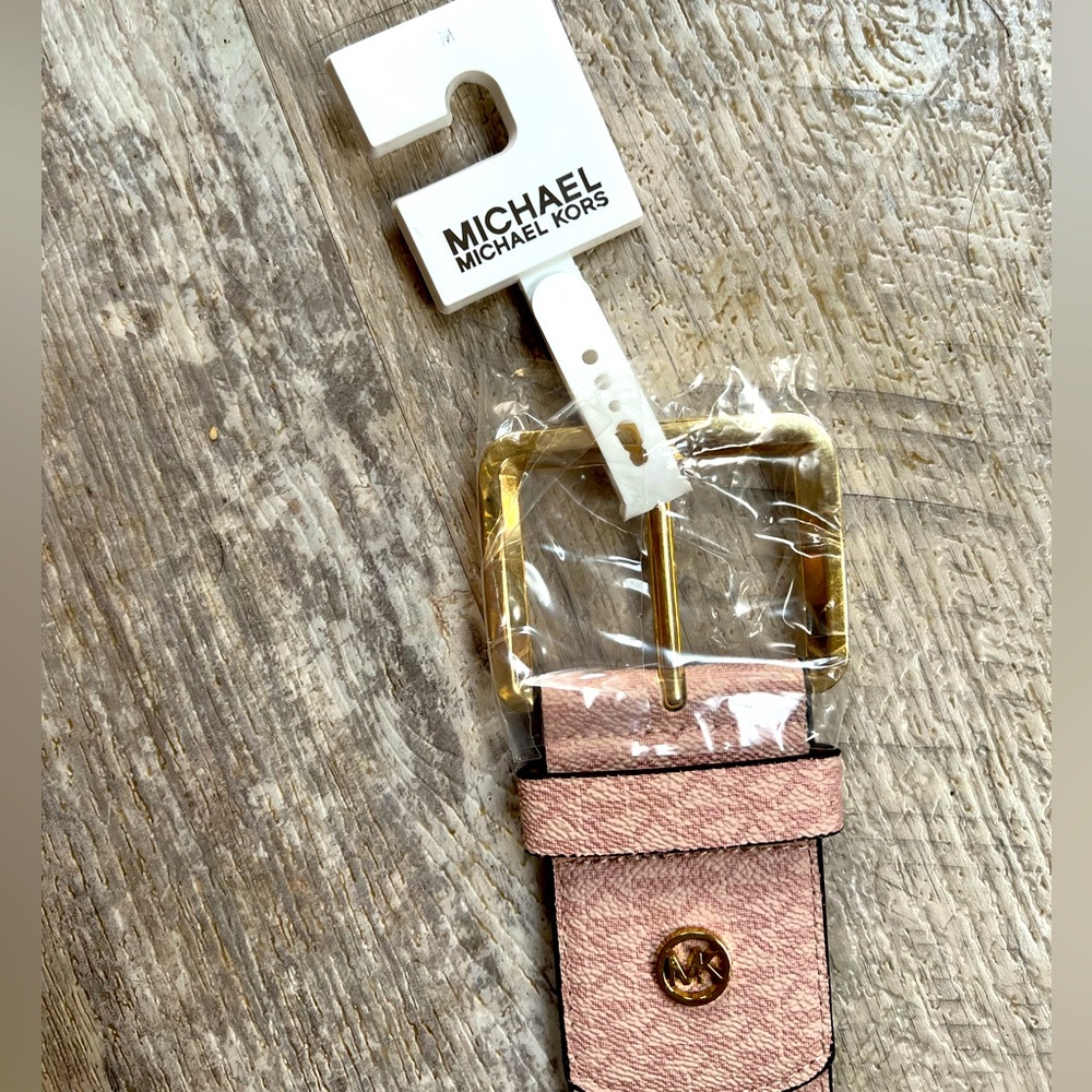 Michael Kors wide pink and white belt - Picture 3 of 5
